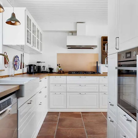 Villa Summerhouse With Both Island Charm And Sea View Holbæk