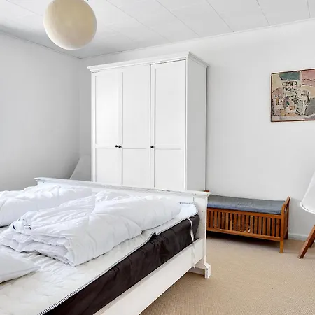 Villa Summerhouse With Both Island Charm And Sea View